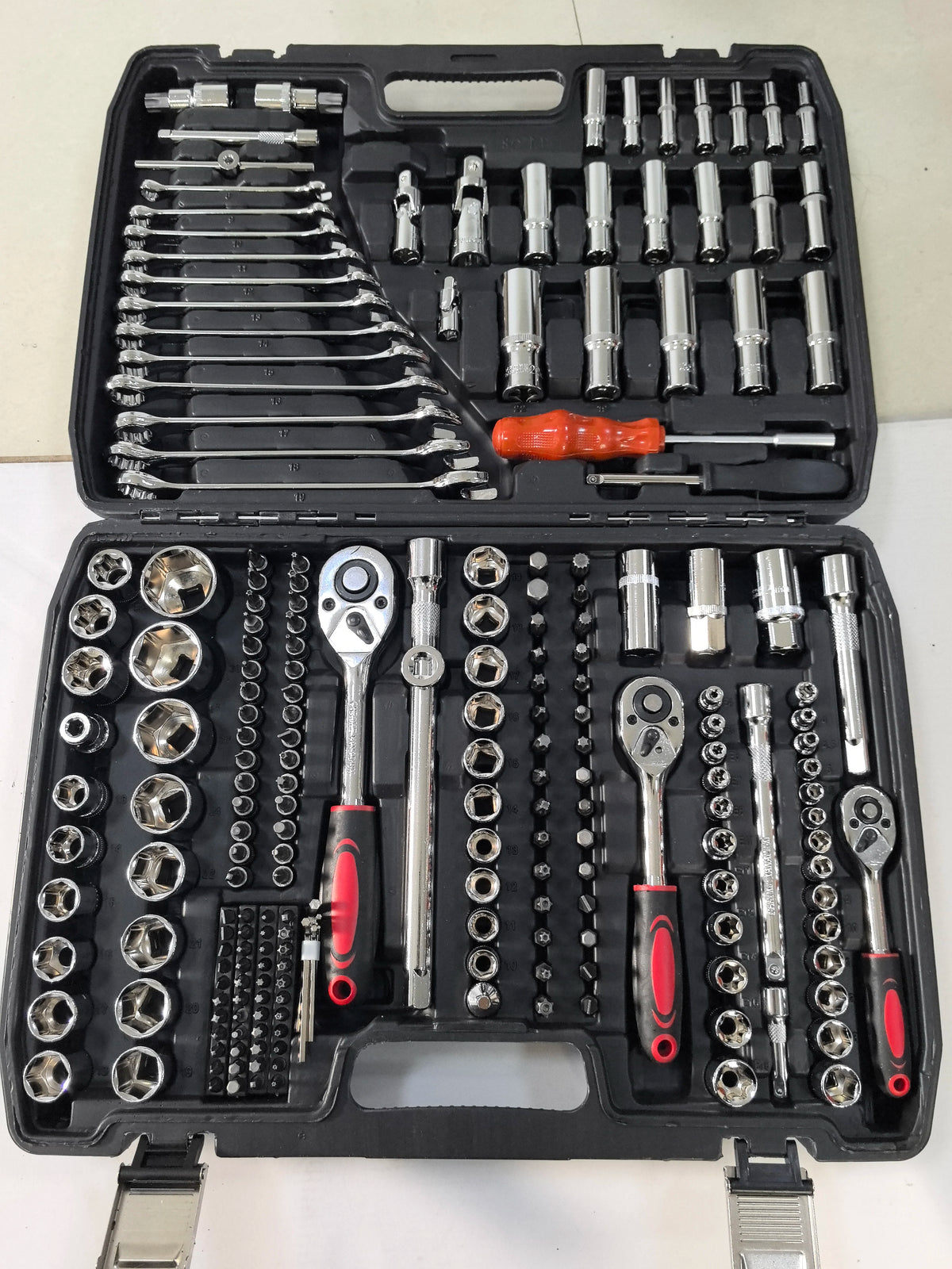 216-Piece Mechanics Tool Set — Socket Wrench Kit